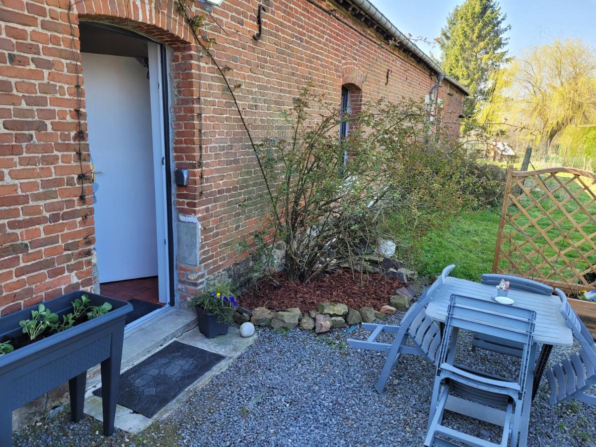 Studio Bienvenue Du Cote De Chez Nous Avec Jardin Privatif Wignehies Bagian luar foto