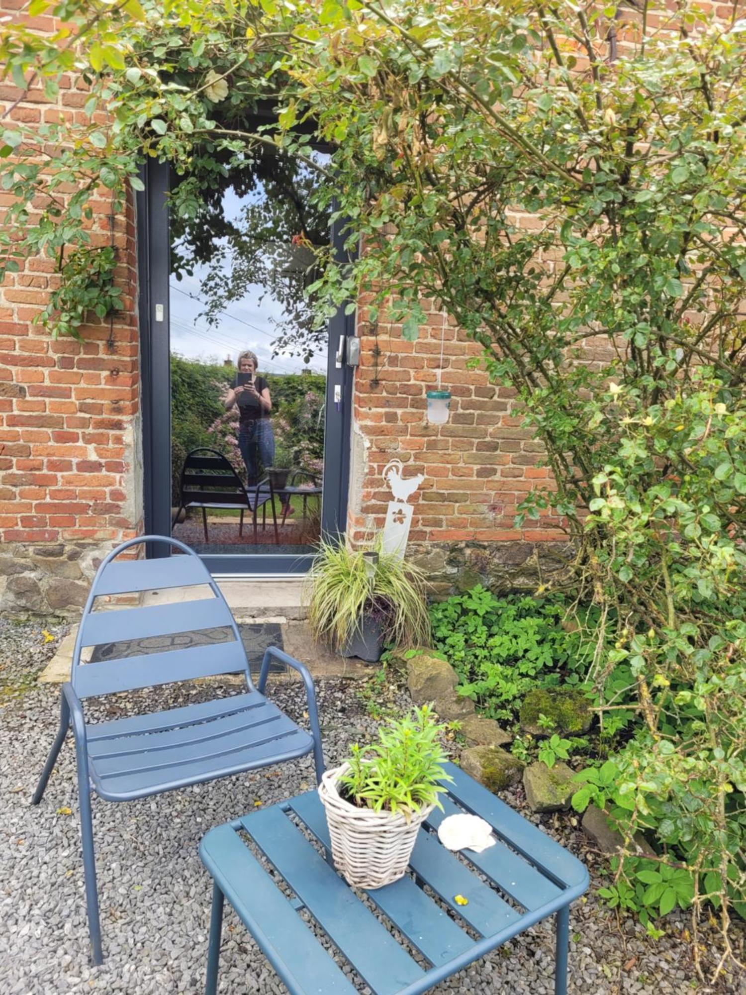 Studio Bienvenue Du Cote De Chez Nous Avec Jardin Privatif Wignehies Bagian luar foto