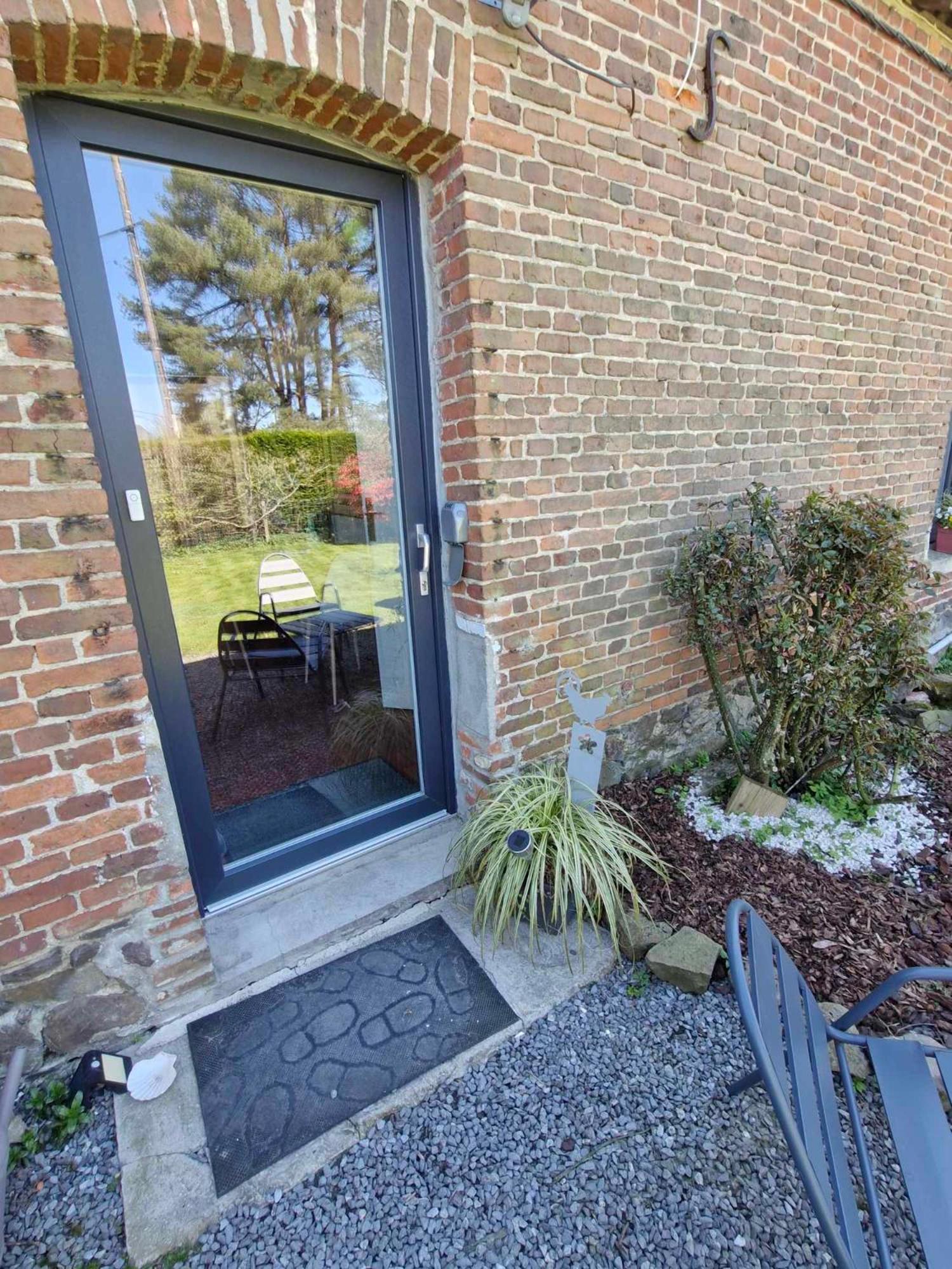 Studio Bienvenue Du Cote De Chez Nous Avec Jardin Privatif Wignehies Bagian luar foto